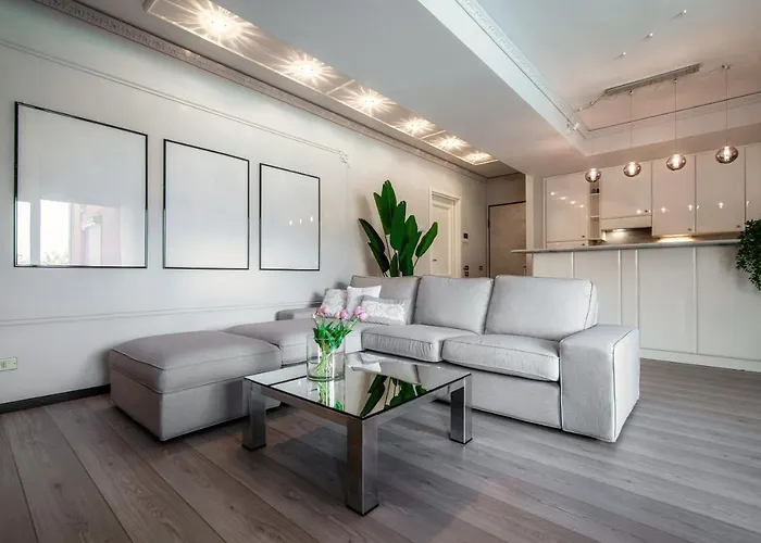 Apartment Florissa - By Myhomeincomo *