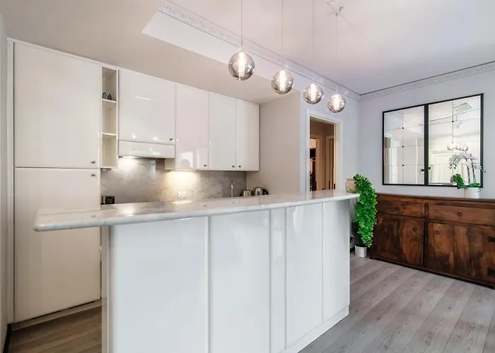Apartment Florissa - By Myhomeincomo